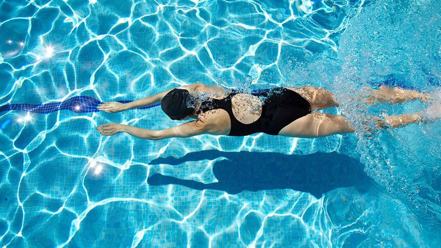 Những "bí quyết" giúp bạn an toàn khi đi bơi | Vinmec