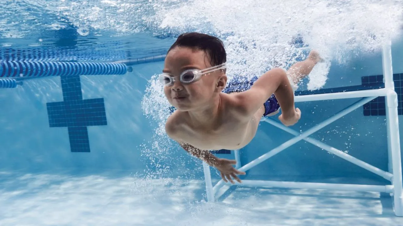 Đi bơi mùa hè: Chọn bể bơi an toàn cần chú ý 5 tiêu chí